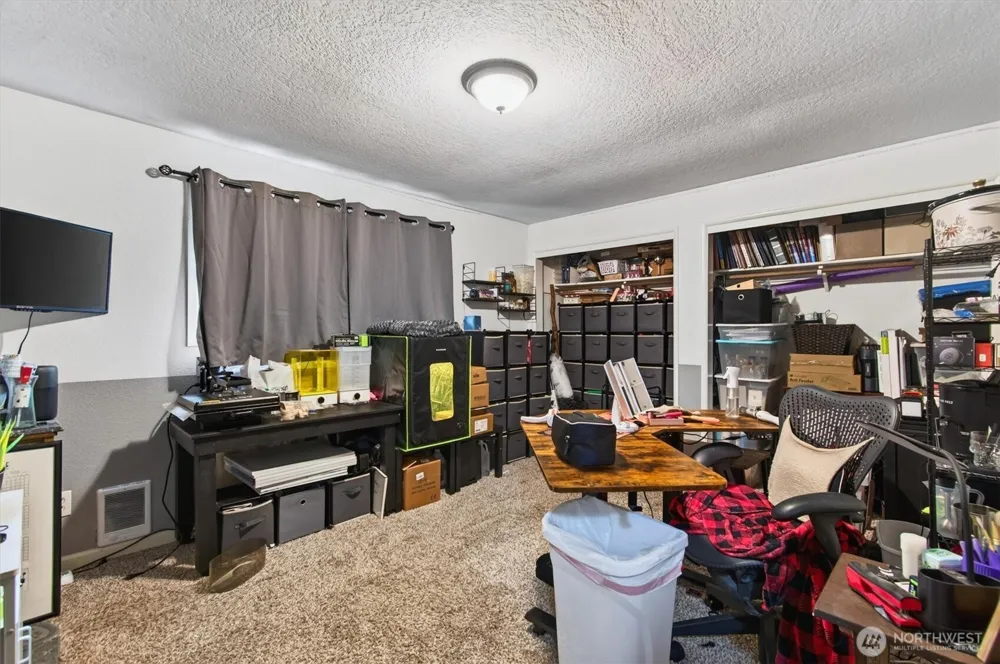 236 Laverne Drive Kalama, WA 98625