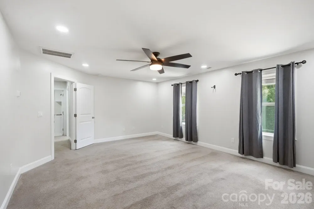 3675 W Bay Drive Sherrills Ford, NC 28673