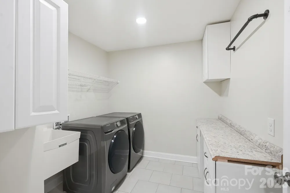 3675 W Bay Drive Sherrills Ford, NC 28673