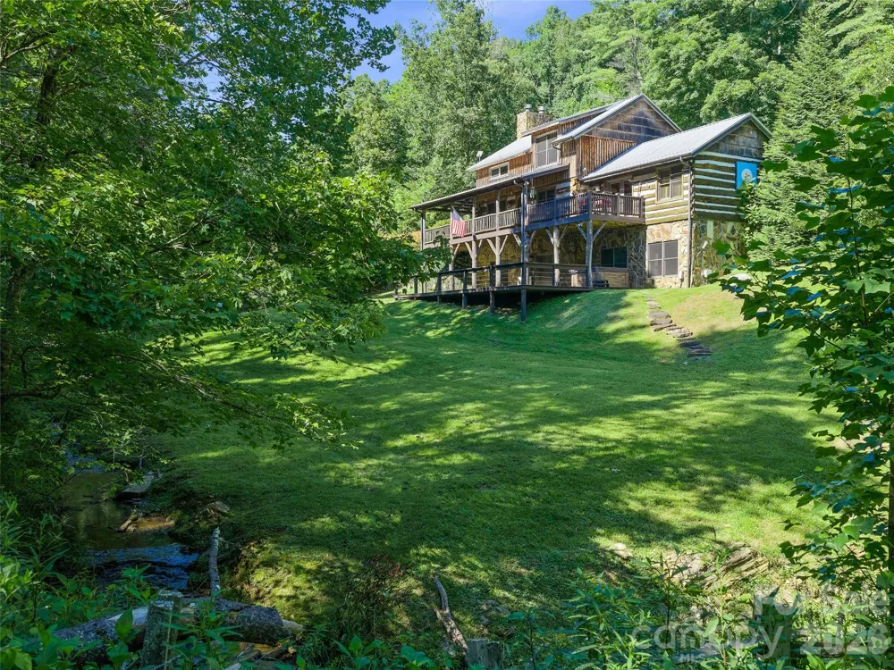 503 White Pine Lane Bakersville, NC 28705