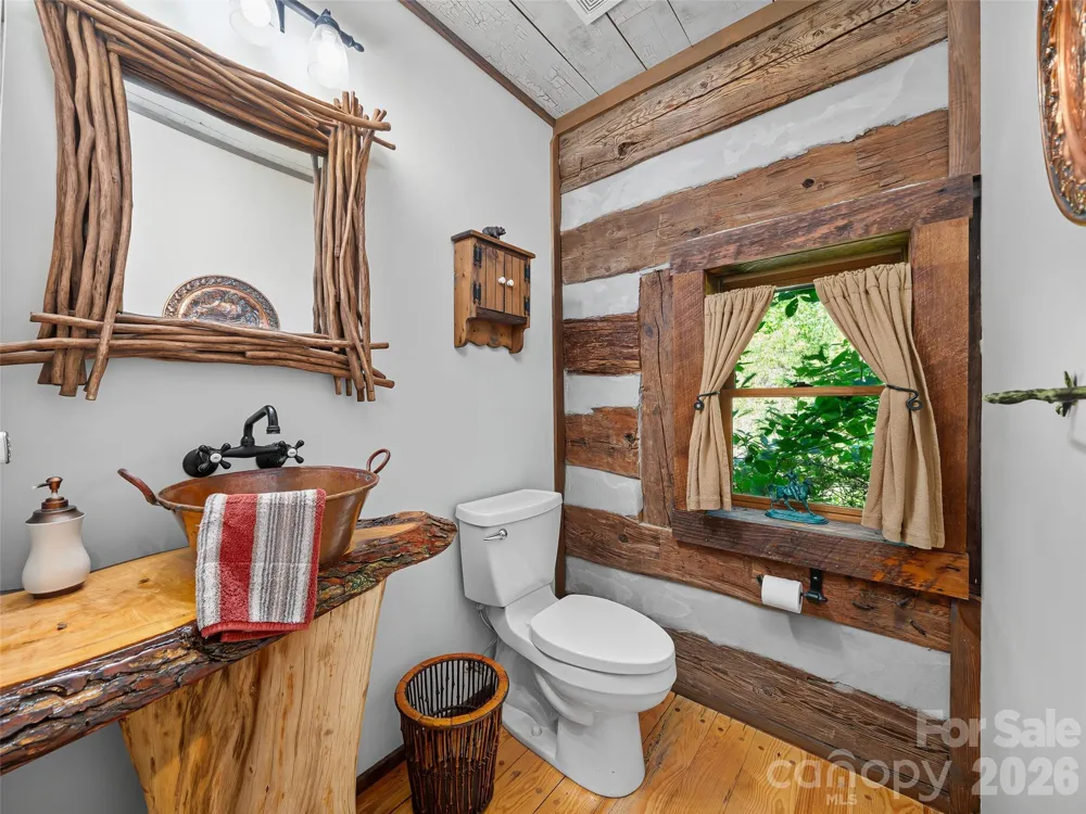 503 White Pine Lane Bakersville, NC 28705