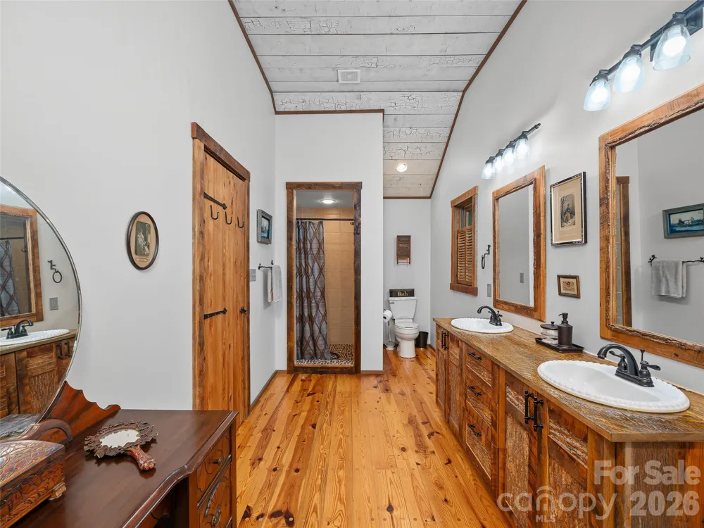 503 White Pine Lane Bakersville, NC 28705