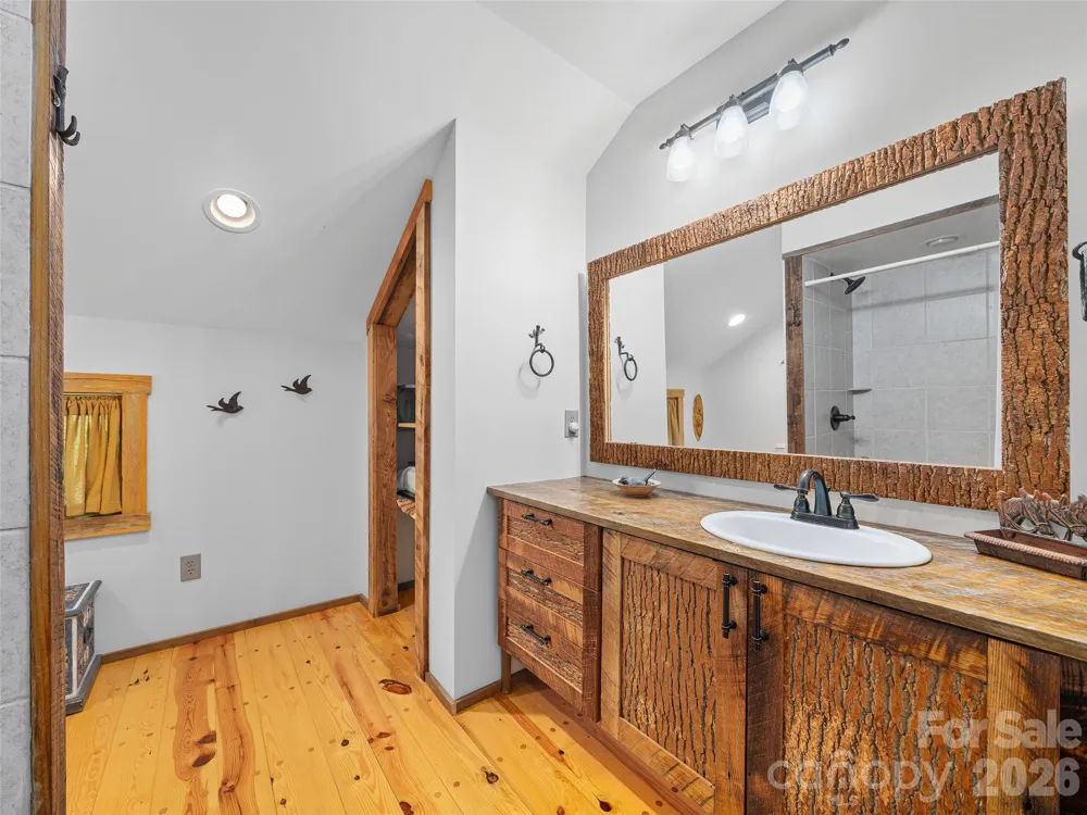 503 White Pine Lane Bakersville, NC 28705