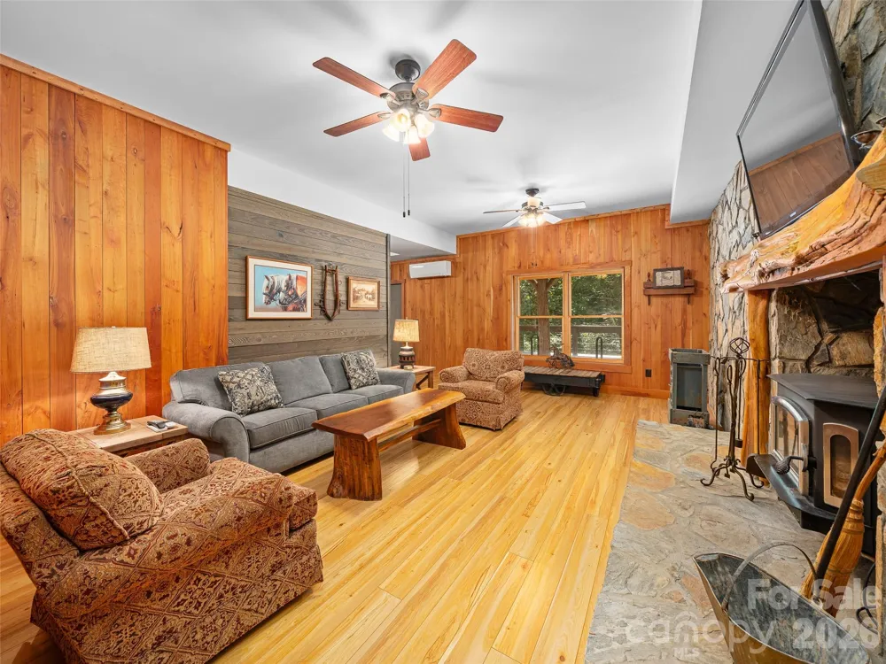 503 White Pine Lane Bakersville, NC 28705