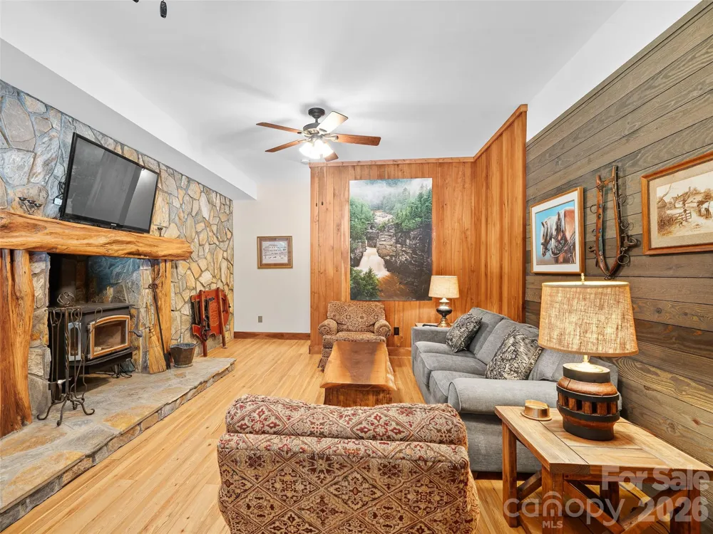 503 White Pine Lane Bakersville, NC 28705