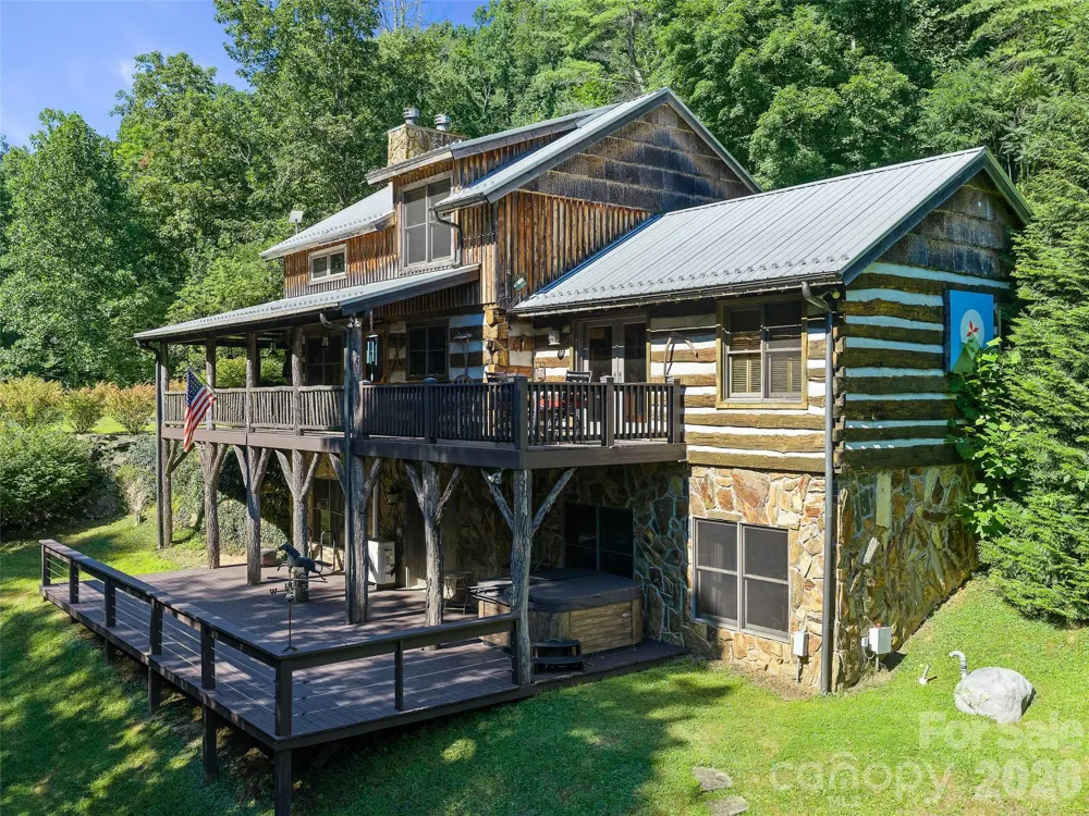 503 White Pine Lane Bakersville, NC 28705