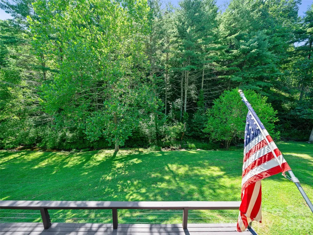 503 White Pine Lane Bakersville, NC 28705