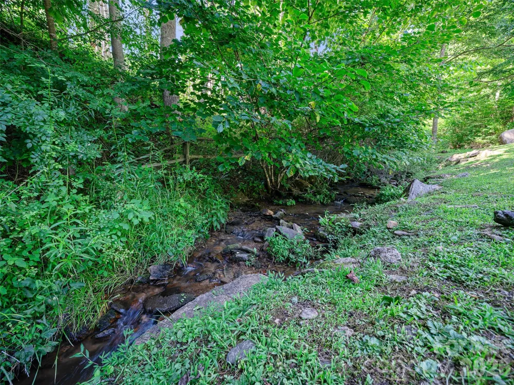 503 White Pine Lane Bakersville, NC 28705
