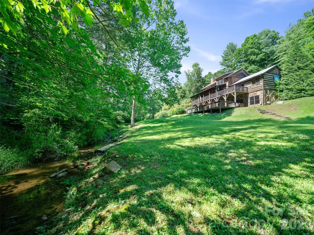 503 White Pine Lane Bakersville, NC 28705
