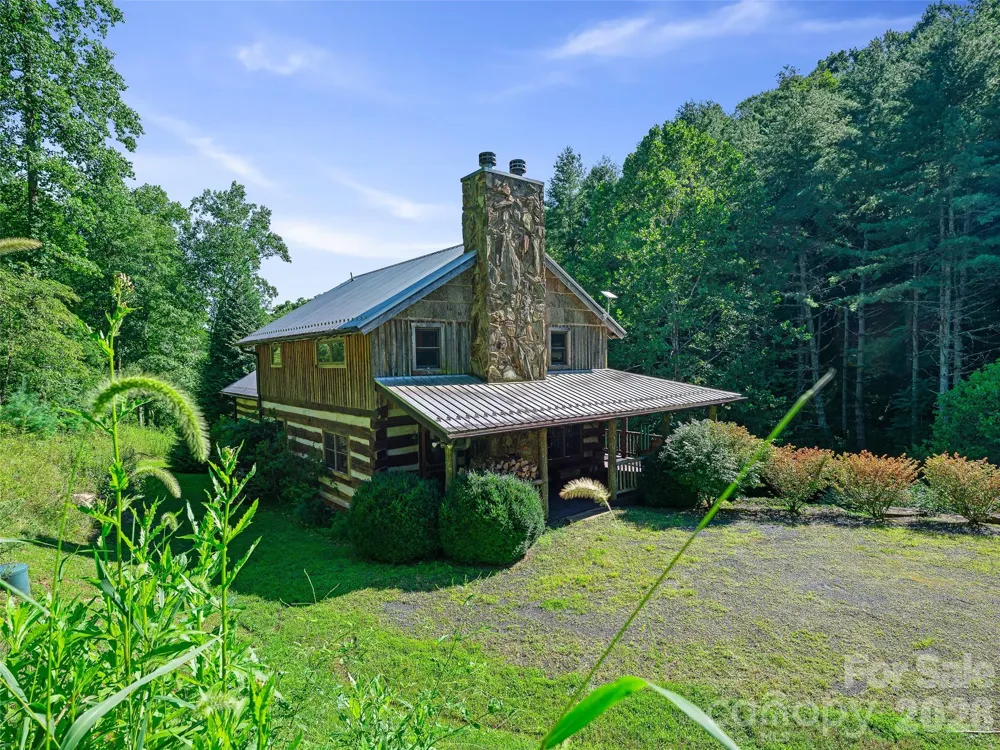 503 White Pine Lane Bakersville, NC 28705