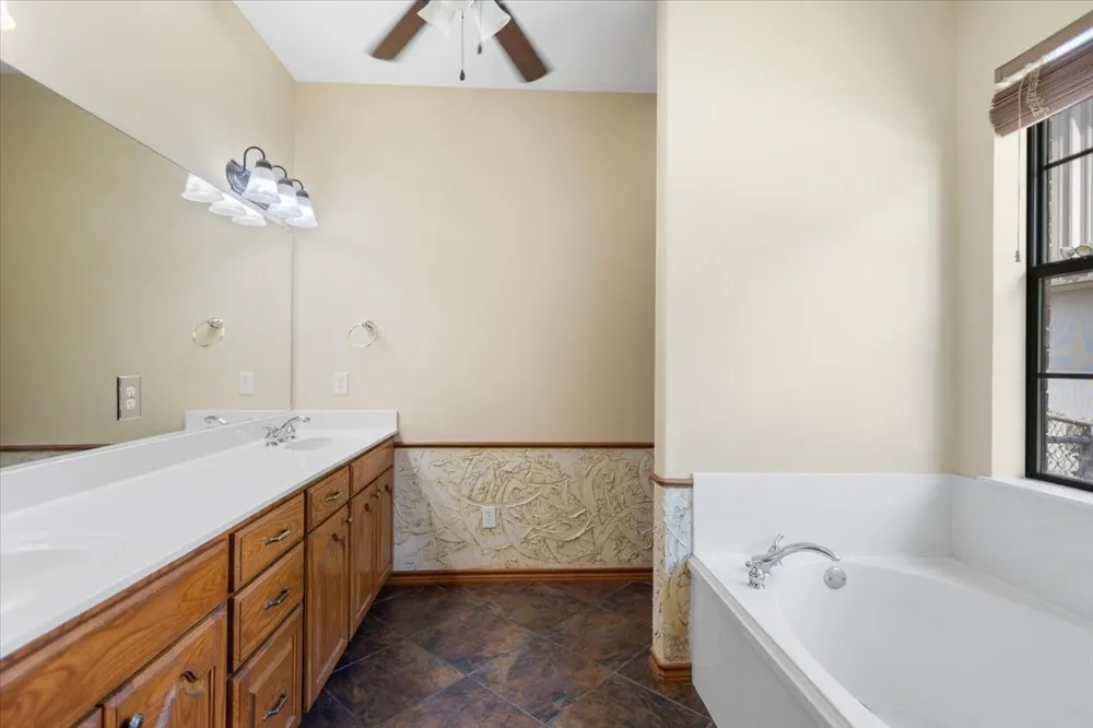 2777 Vz County Road 1810 Grand Saline, TX 75140