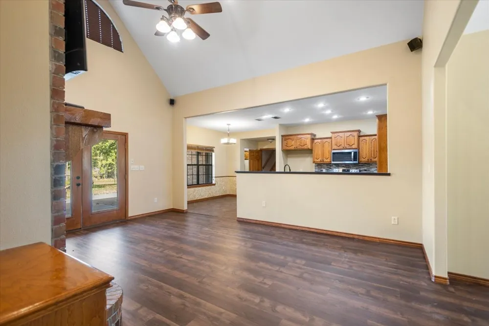 2777 Vz County Road 1810 Grand Saline, TX 75140
