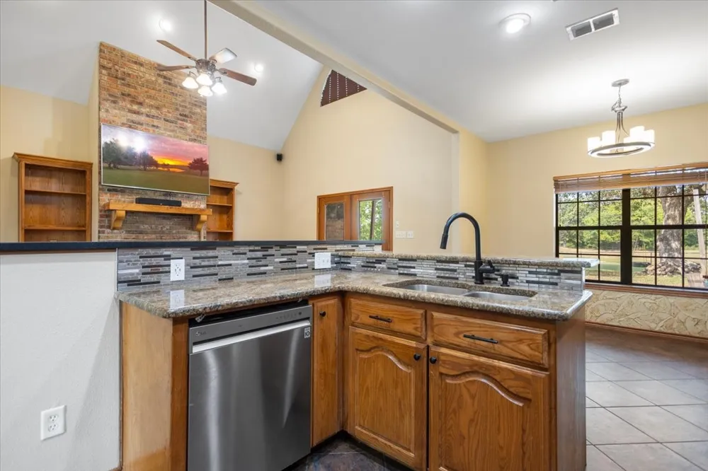 2777 Vz County Road 1810 Grand Saline, TX 75140