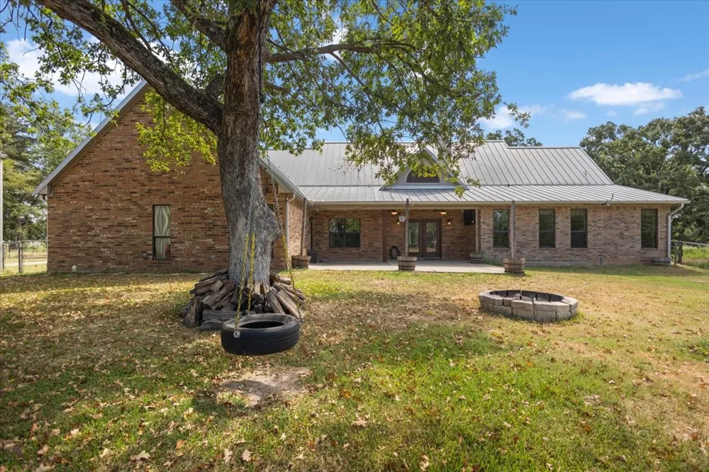 2777 Vz County Road 1810 Grand Saline, TX 75140