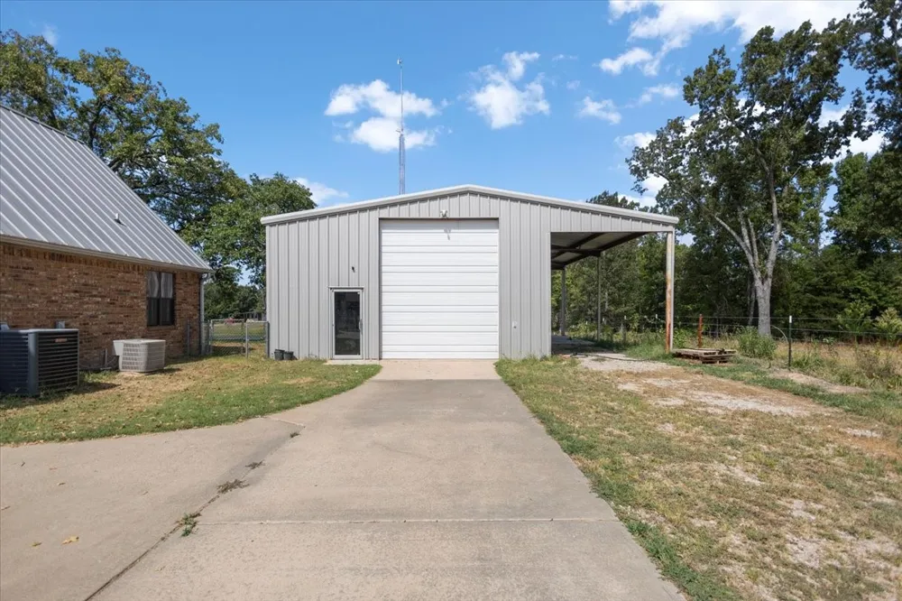 2777 Vz County Road 1810 Grand Saline, TX 75140