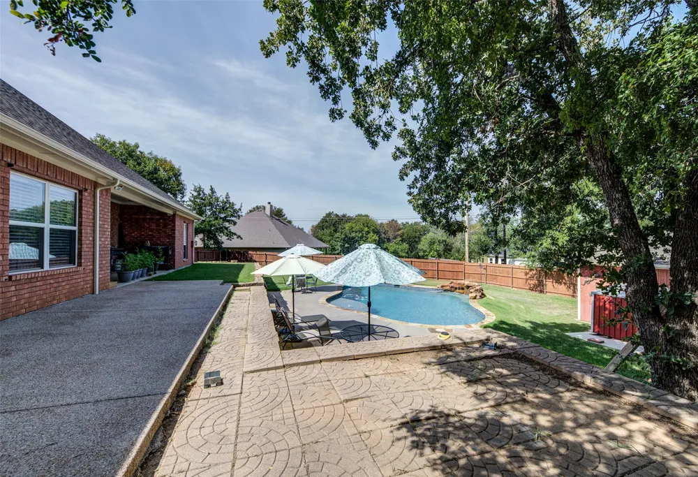 814 Haynie Drive Runaway Bay, TX 76426