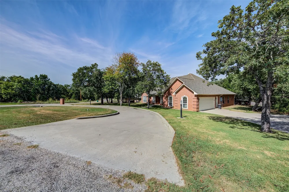 814 Haynie Drive Runaway Bay, TX 76426
