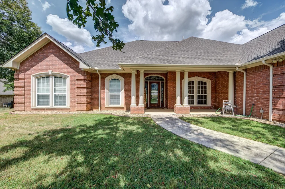 814 Haynie Drive Runaway Bay, TX 76426