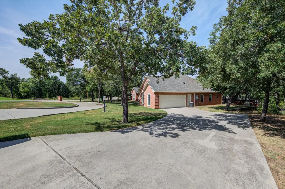814 Haynie Drive Runaway Bay, TX 76426