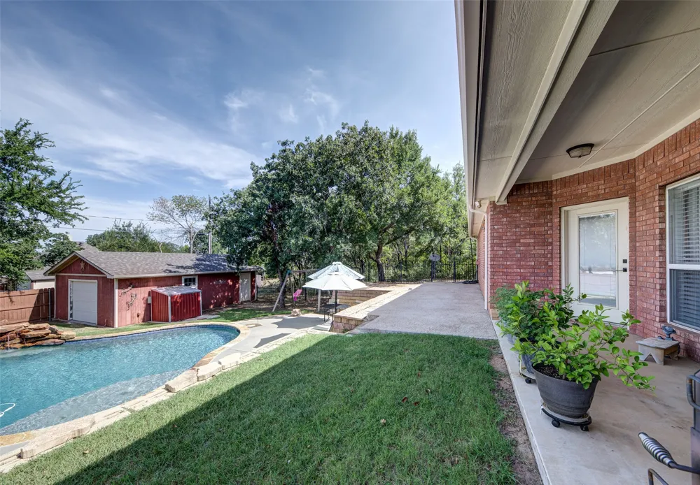 814 Haynie Drive Runaway Bay, TX 76426
