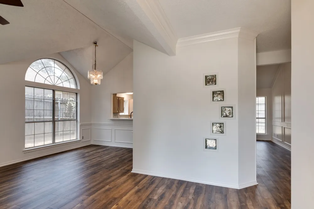 319 Kessler Drive Euless, TX 76039