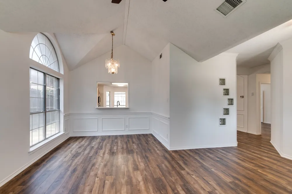 319 Kessler Drive Euless, TX 76039