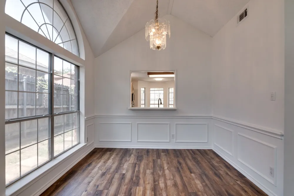 319 Kessler Drive Euless, TX 76039
