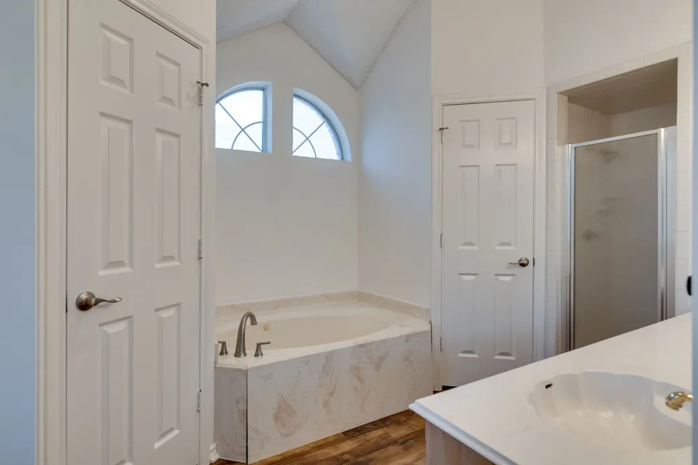 319 Kessler Drive Euless, TX 76039