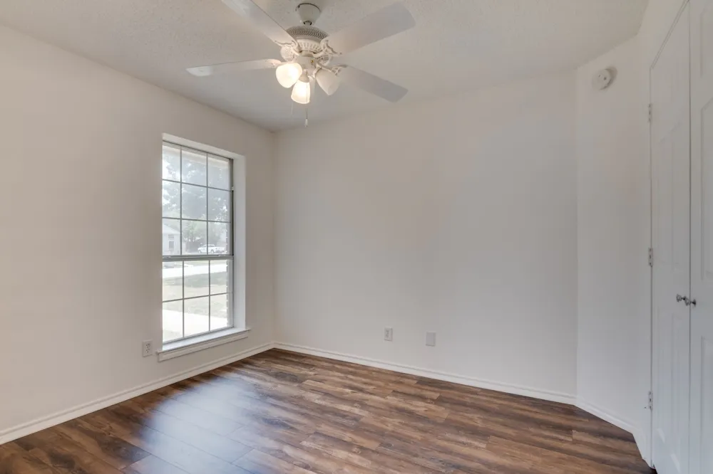 319 Kessler Drive Euless, TX 76039