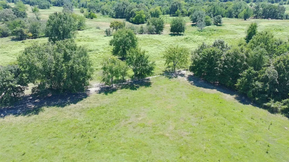 2406 E FM 71 Mt Pleasant, TX 75455