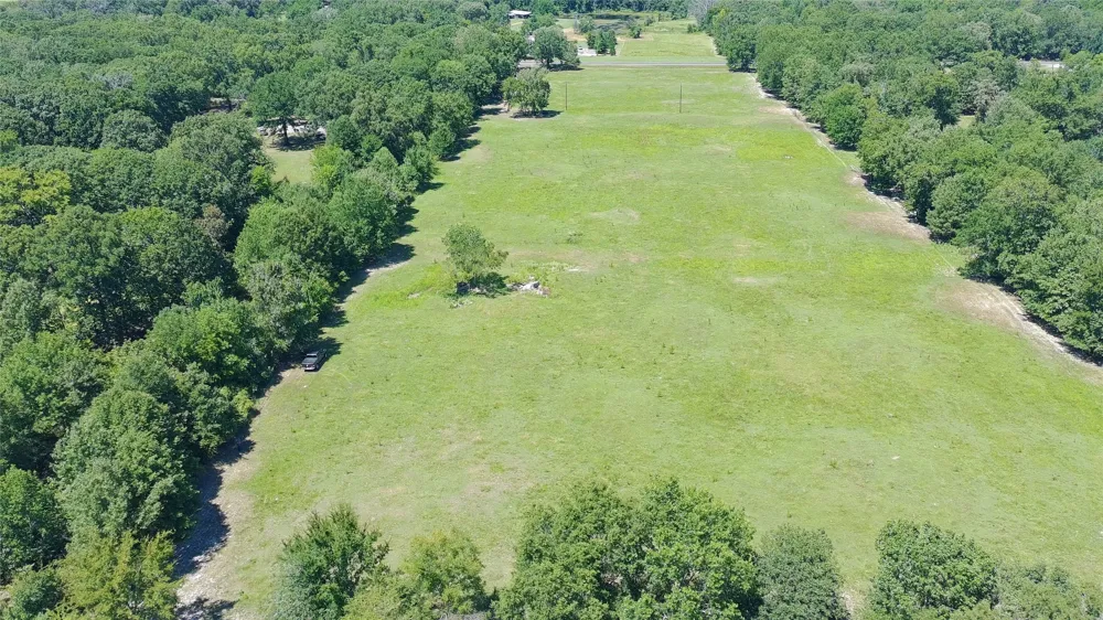 2406 E FM 71 Mt Pleasant, TX 75455