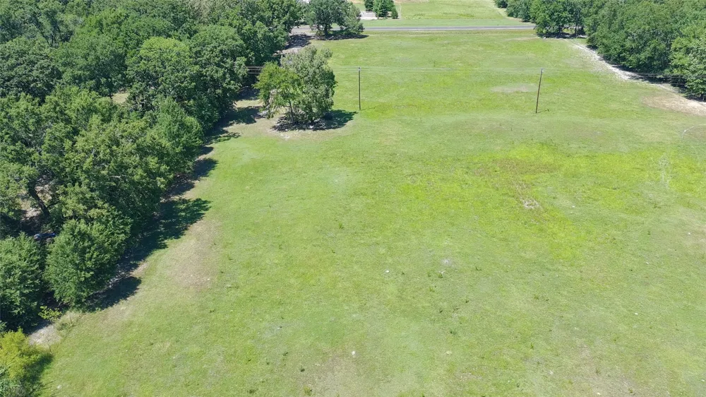 2406 E FM 71 Mt Pleasant, TX 75455