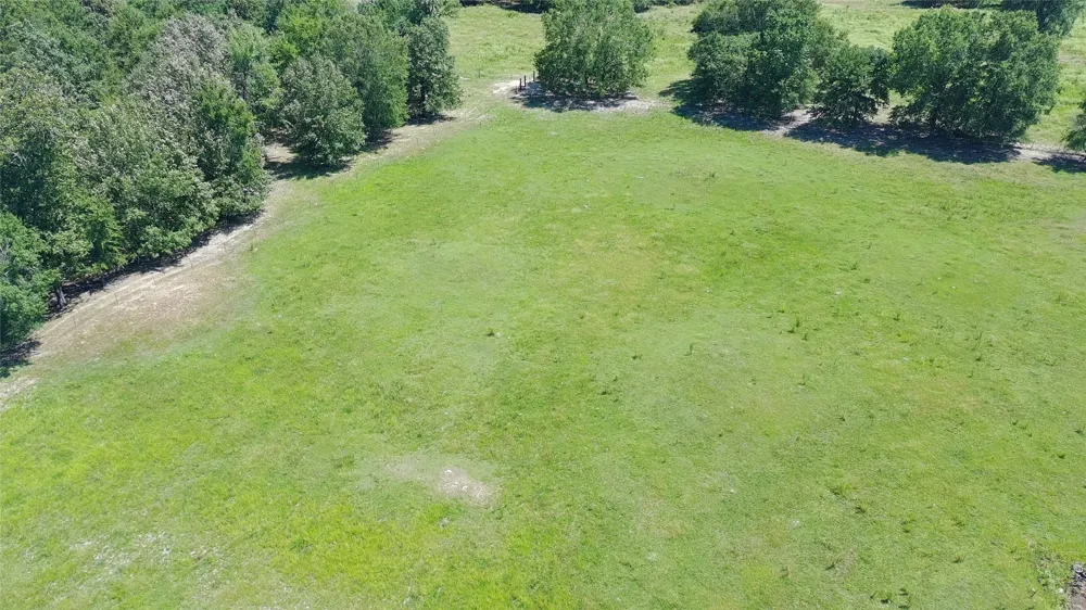 2406 E FM 71 Mt Pleasant, TX 75455