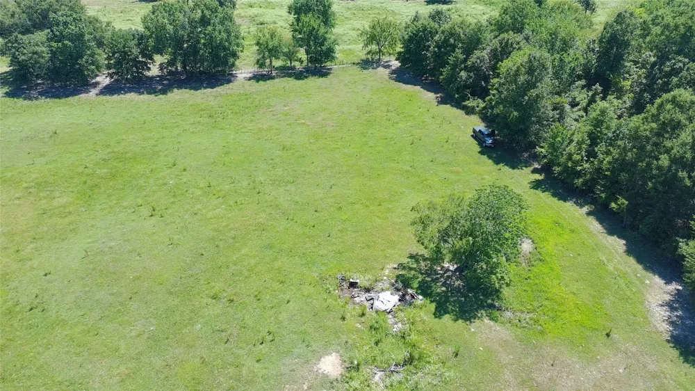 2406 E FM 71 Mt Pleasant, TX 75455