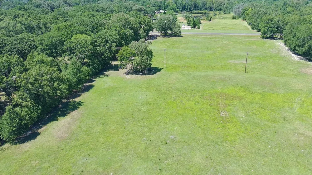 2406 E FM 71 Mt Pleasant, TX 75455