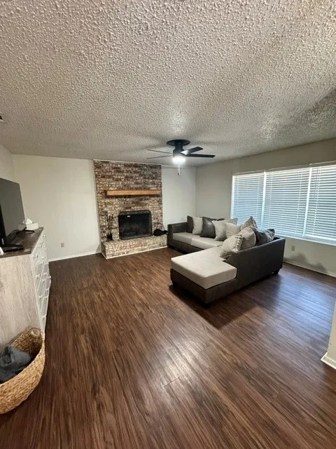 985 Minter Lane