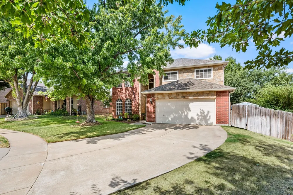1100 Indian Trail Court Roanoke, TX 76262