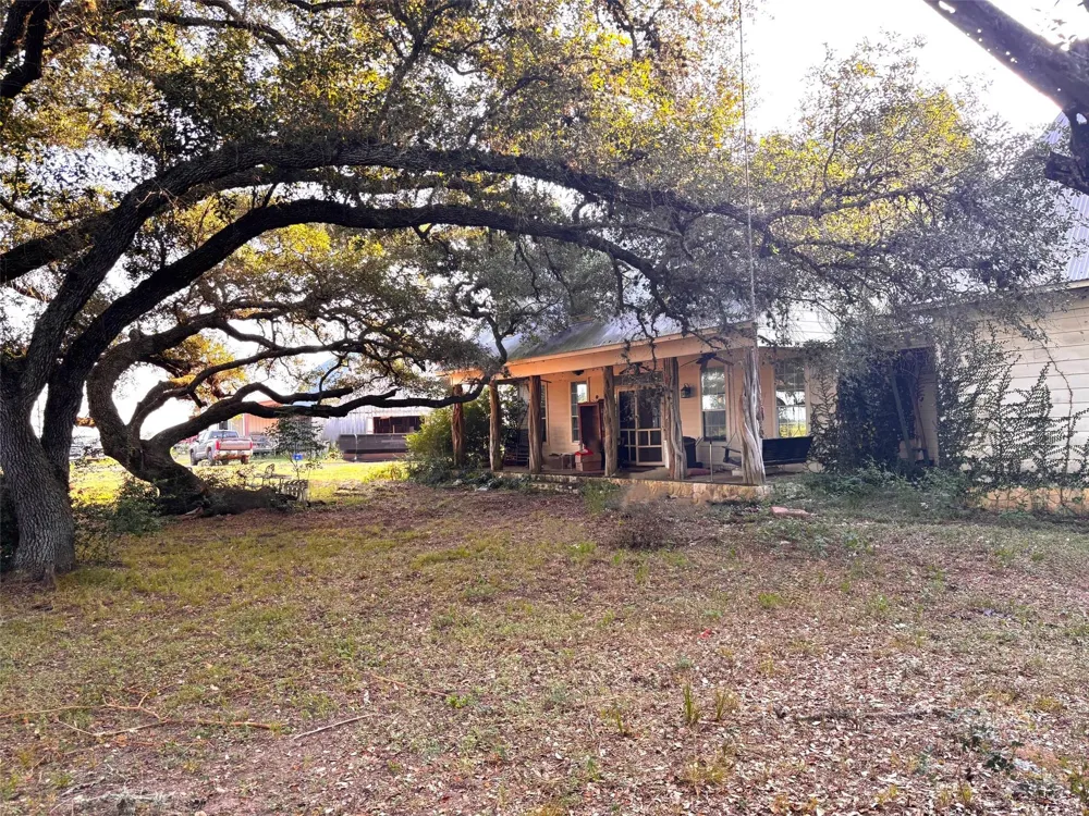 3295 Fm 949 Cat Spring, TX 78933
