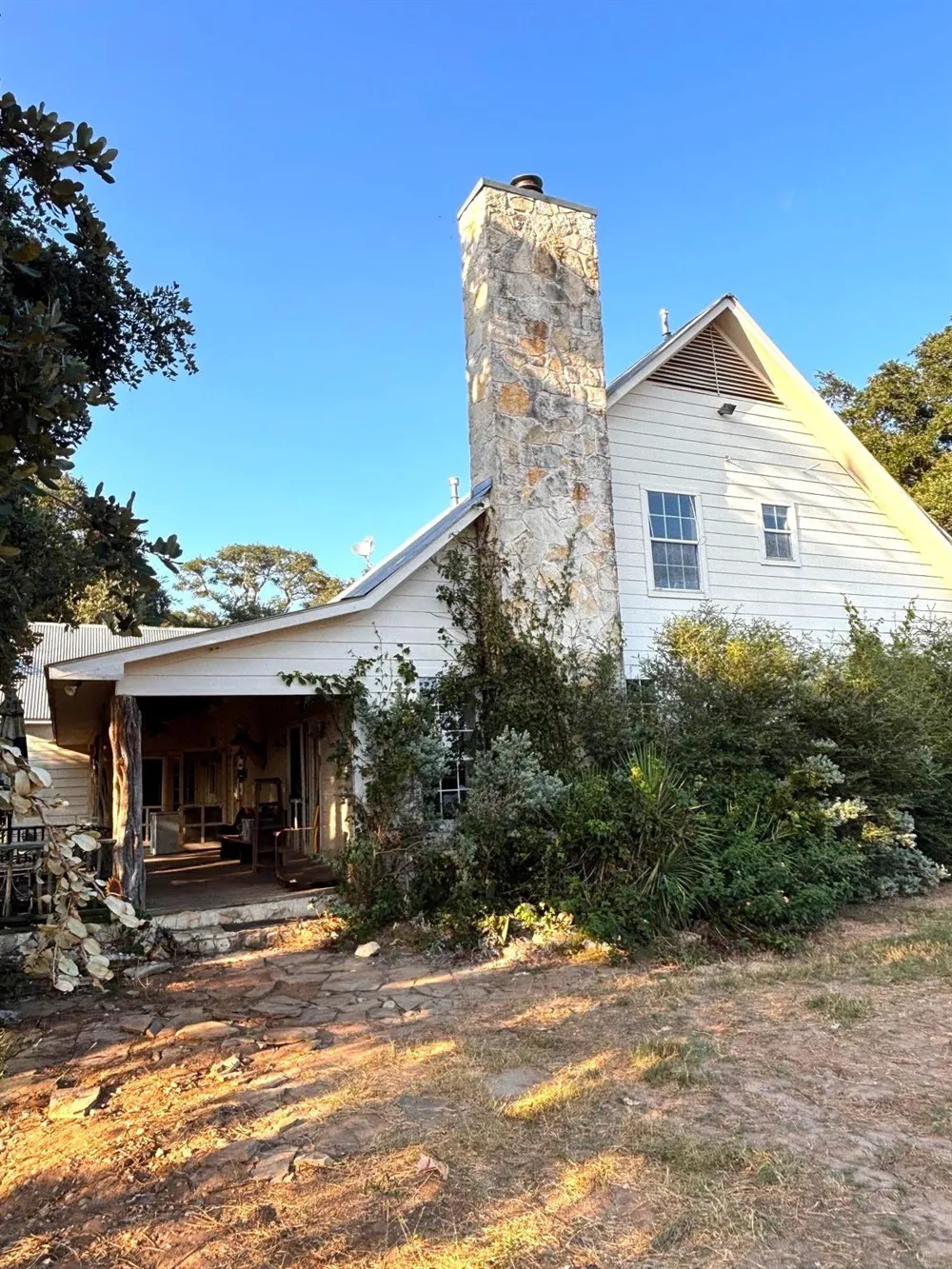 3295 Fm 949 Cat Spring, TX 78933