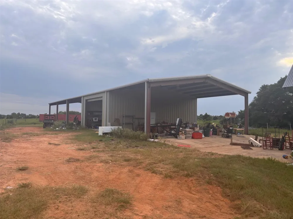 3295 Fm 949 Cat Spring, TX 78933