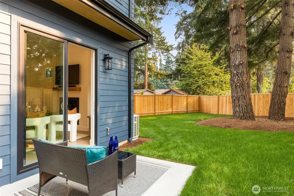 13637 103rd Avenue NE Kirkland, WA 98034