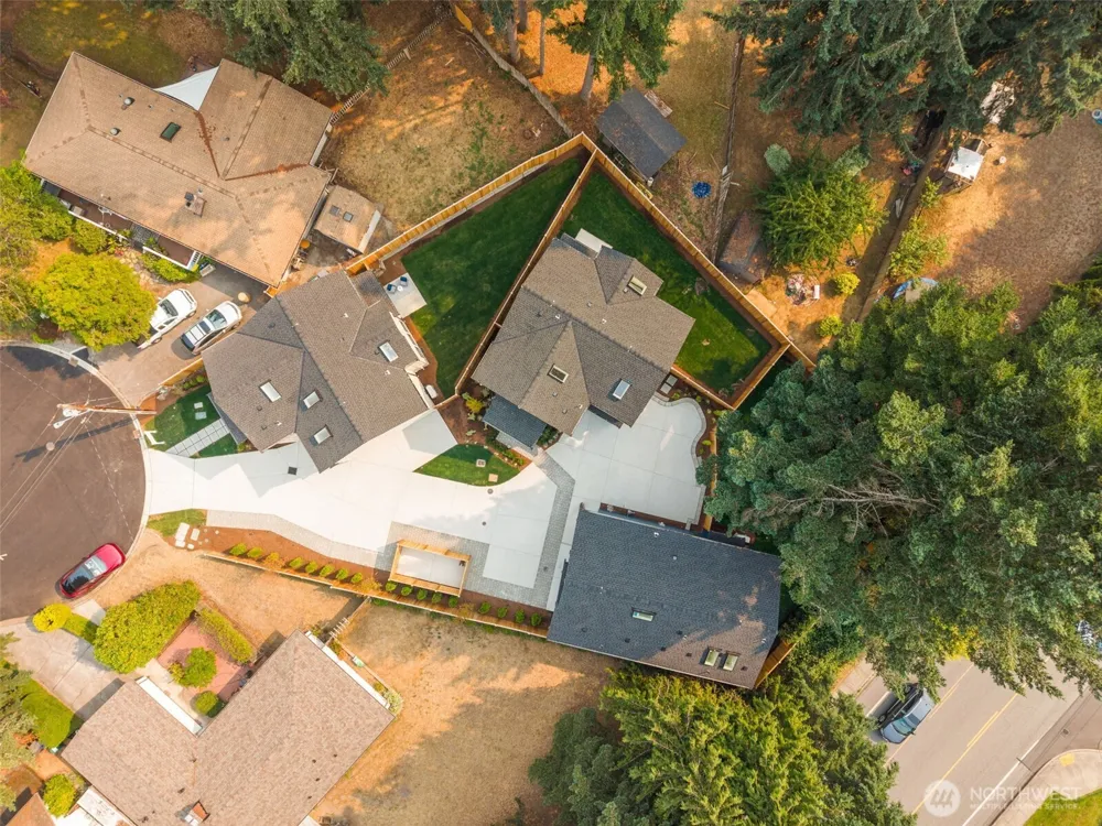 13637 103rd Avenue NE Kirkland, WA 98034