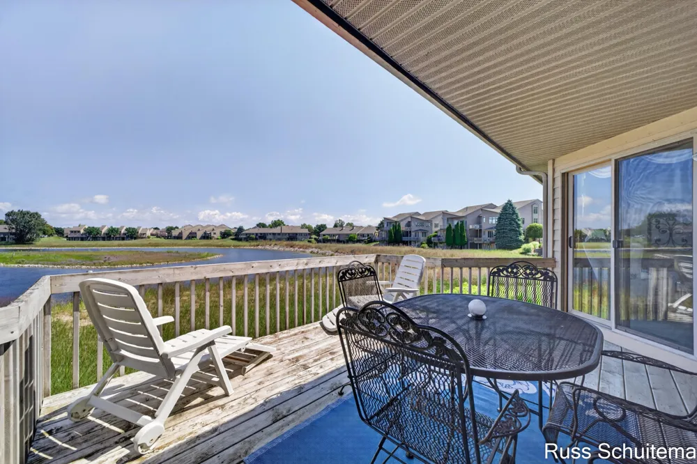 1682 W Harbour Towne Circle Muskegon City, MI 49441