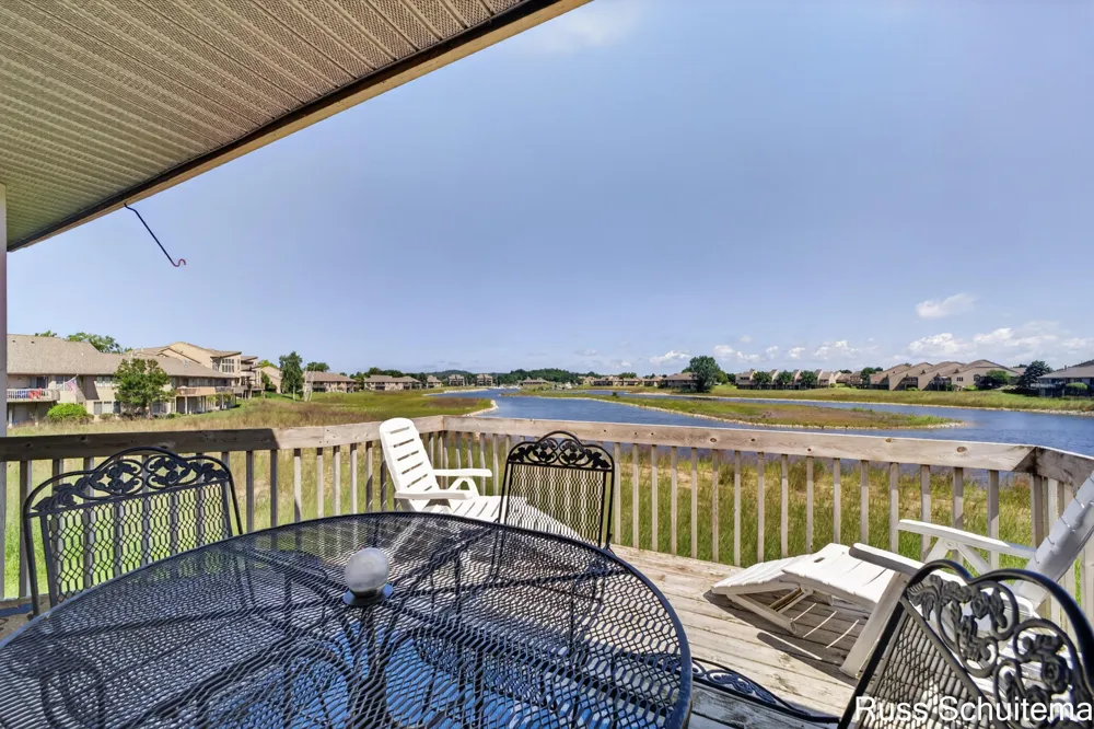 1682 W Harbour Towne Circle Muskegon City, MI 49441