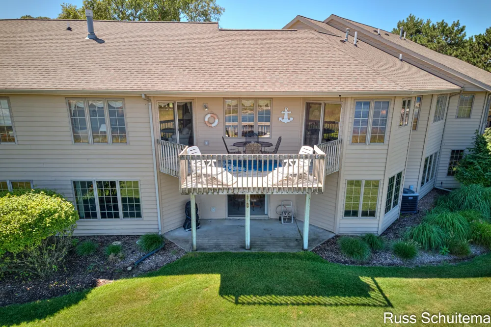 1682 W Harbour Towne Circle Muskegon City, MI 49441