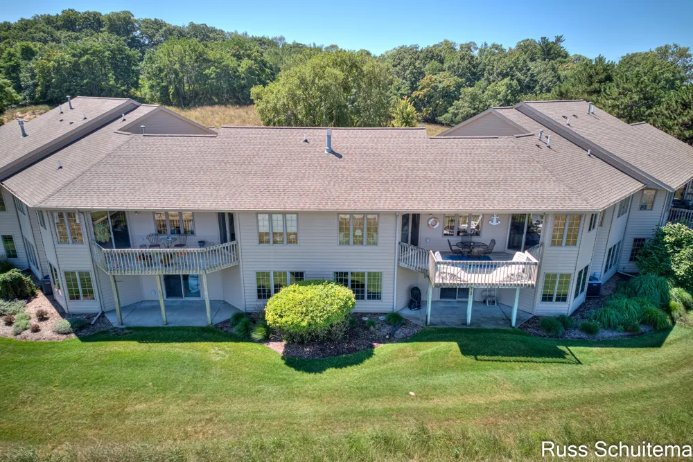 1682 W Harbour Towne Circle Muskegon City, MI 49441