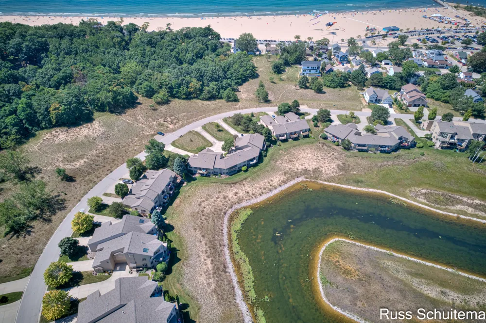 1682 W Harbour Towne Circle Muskegon City, MI 49441