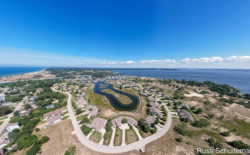 1682 W Harbour Towne Circle Muskegon City, MI 49441