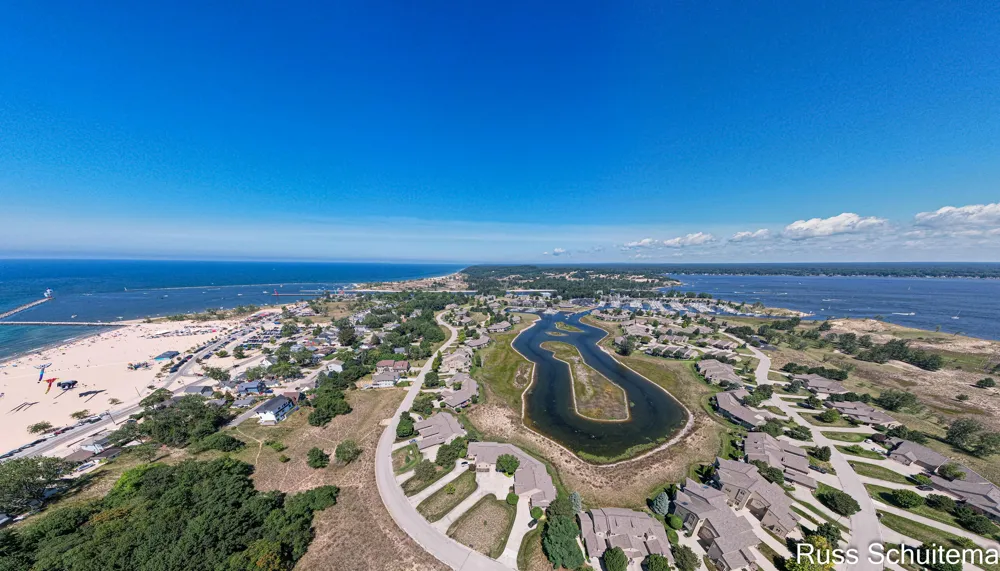 1682 W Harbour Towne Circle Muskegon City, MI 49441