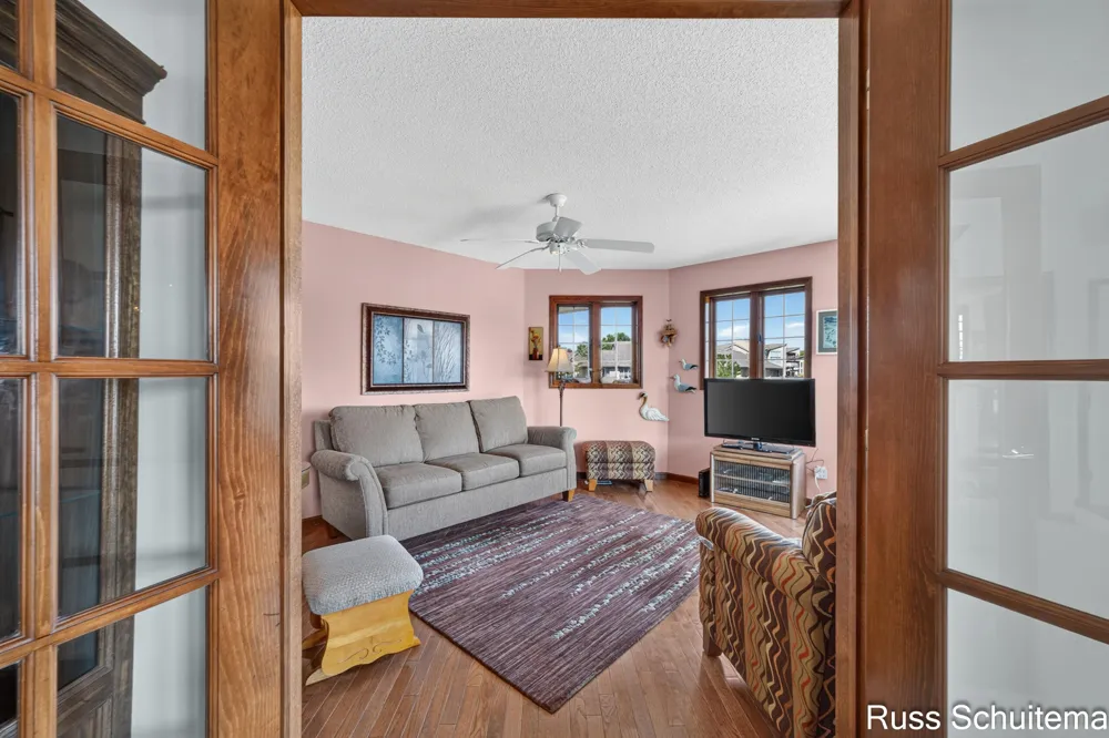 1682 W Harbour Towne Circle Muskegon City, MI 49441